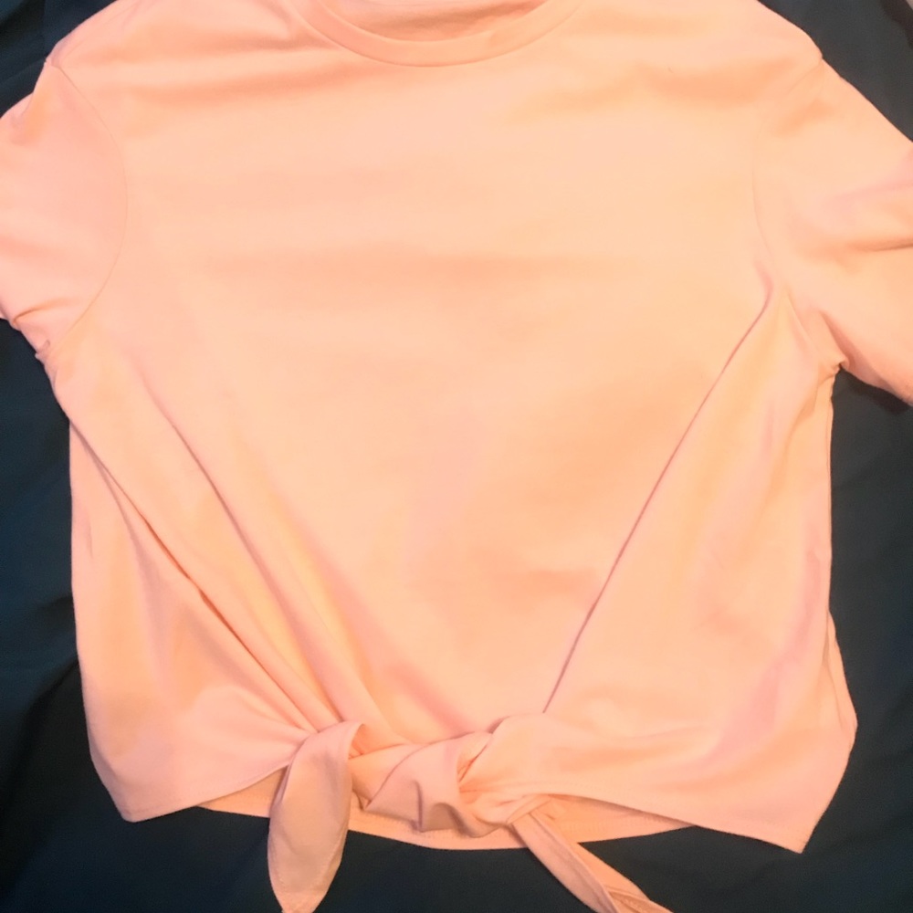 Twist front tee